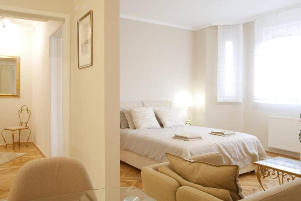 Apartment Art Novi Sad Esterno foto